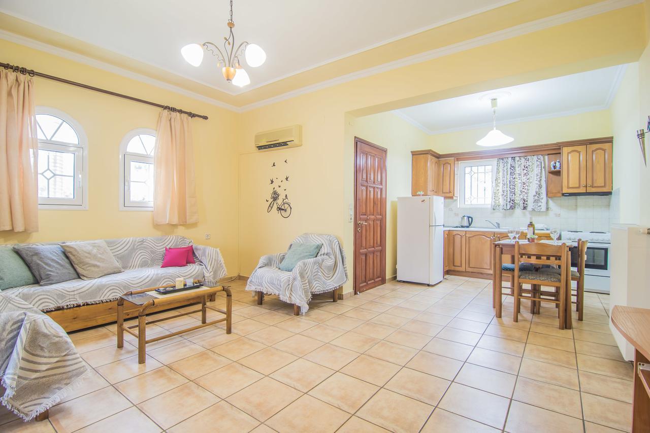 Tonia Apartments Zakynthos Town Exterior photo
